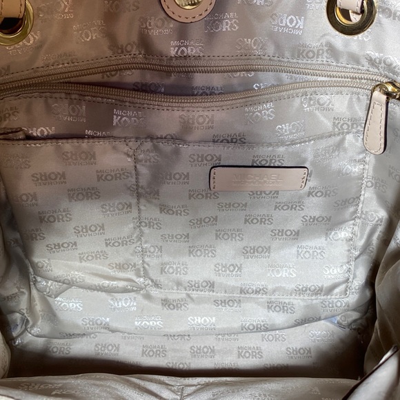 Michael Kors Tote***NWT*** - Picture 7 of 8